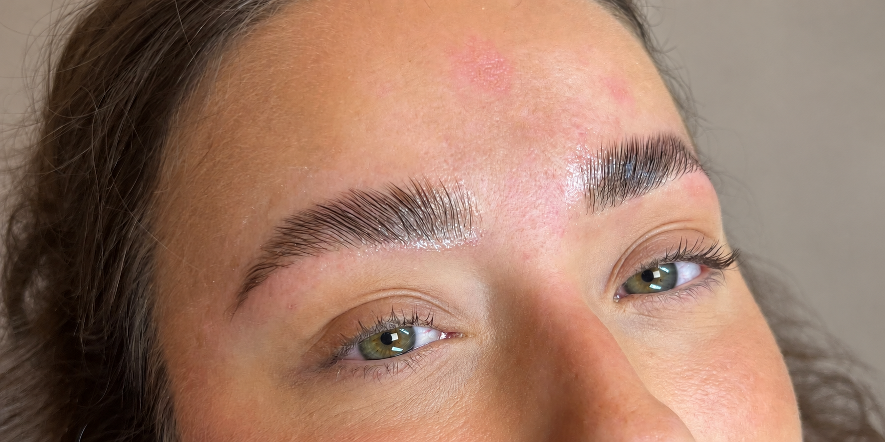 Brow Lamination hos SKÖN – kundebillede 1 med fokus på bryn og øjne