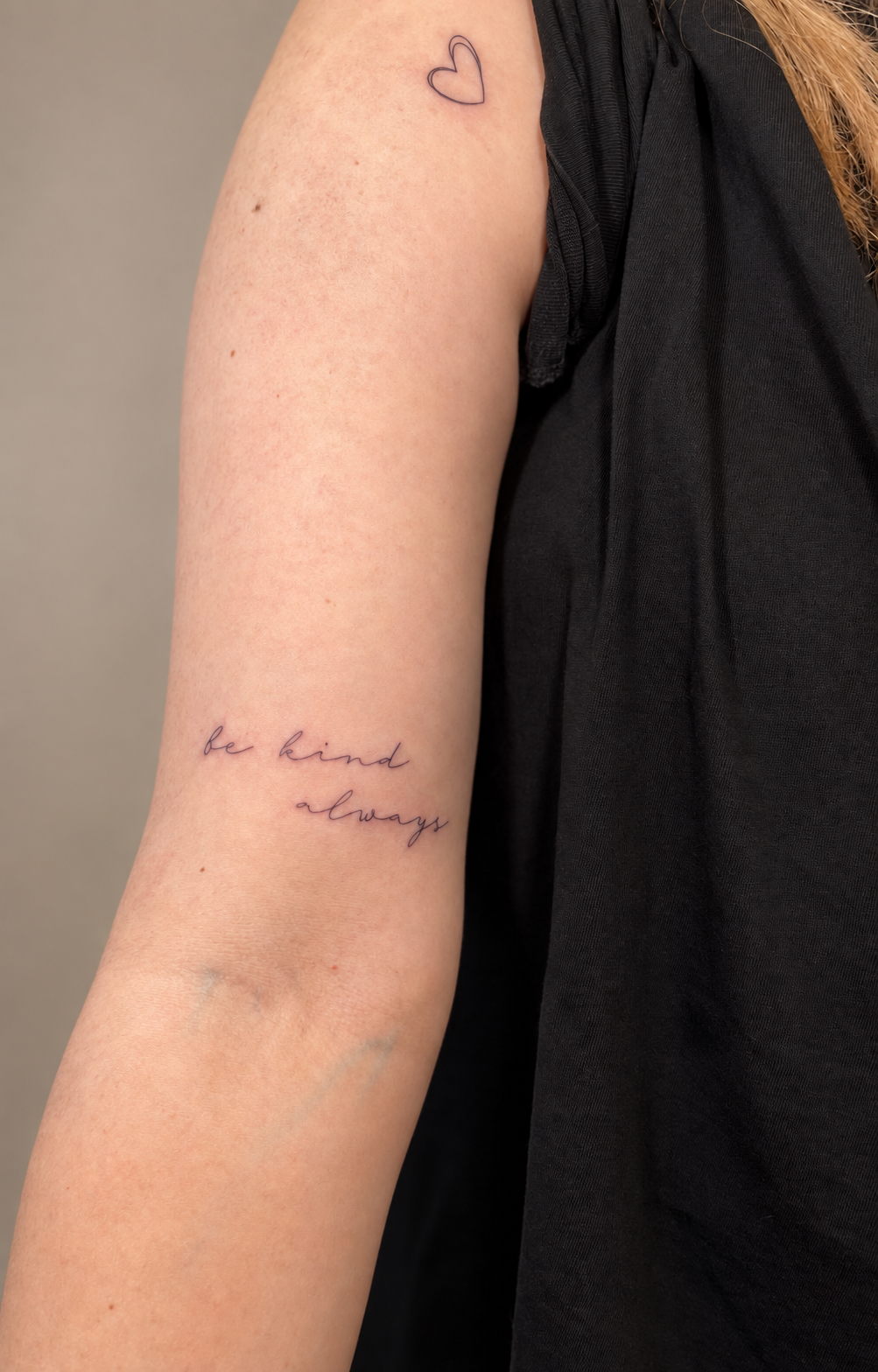 Fine Line-tatovering udført hos SKÖN, eksempel 8