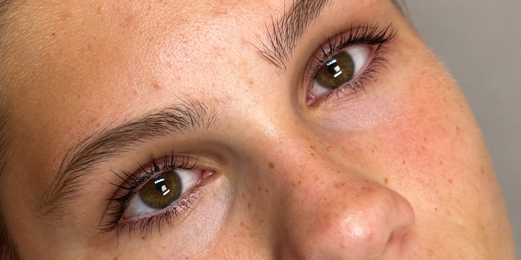 Lash Lamination hos SKÖN – kundebillede 2 med fokus på vipper og øjne