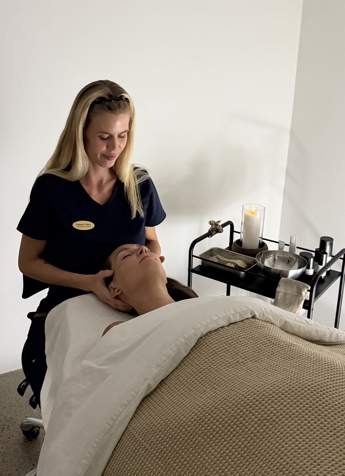 Ansigtsbehandling og massage hos SKÖN by Dreier